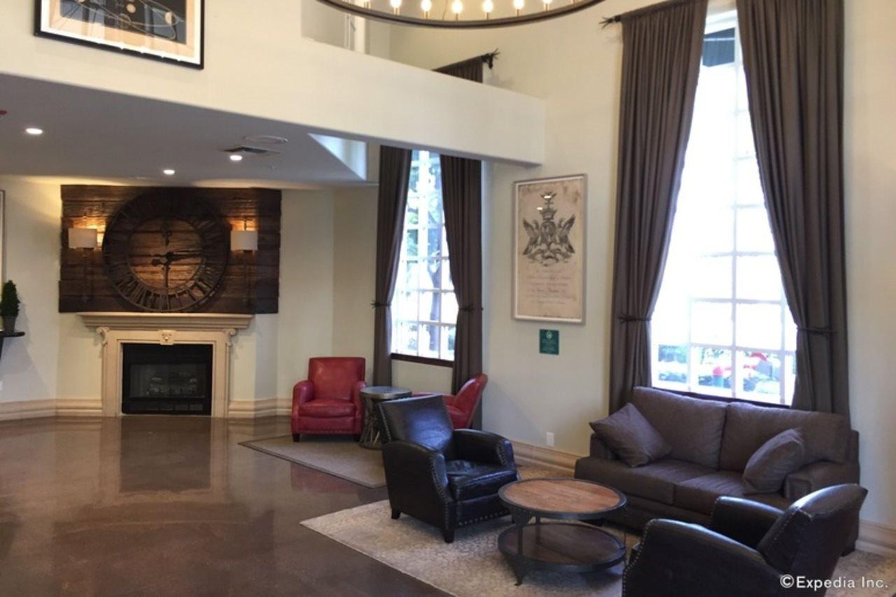 Anaheim Camelot Inn & Suites Exteriér fotografie