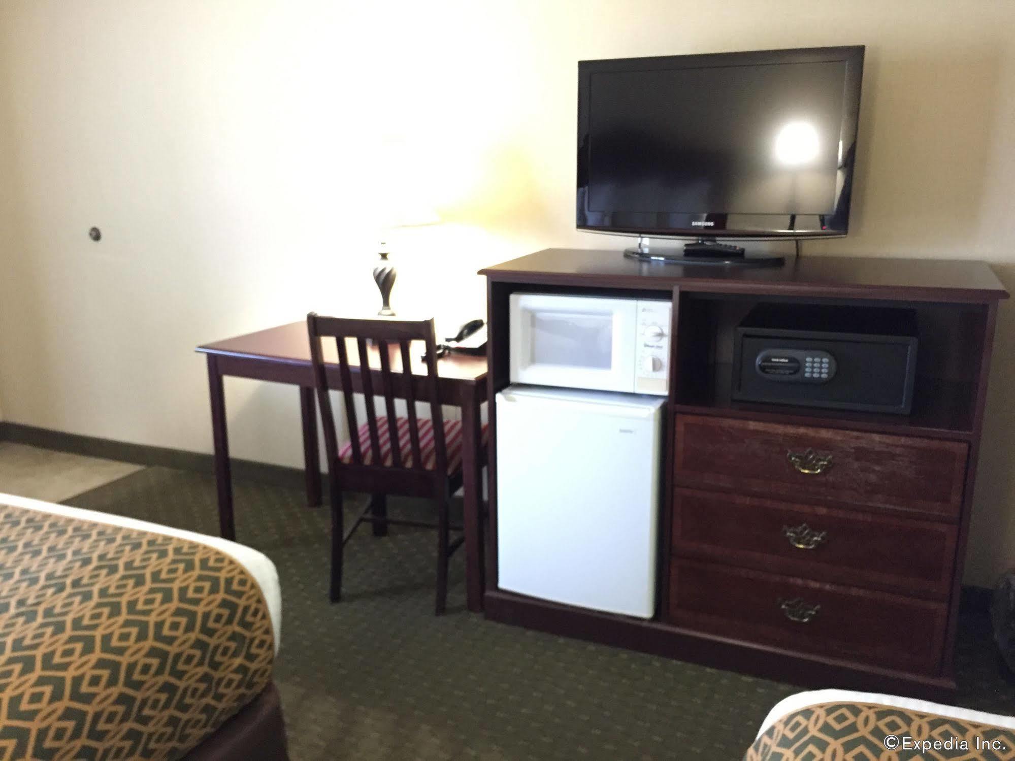 Anaheim Camelot Inn & Suites Exteriér fotografie