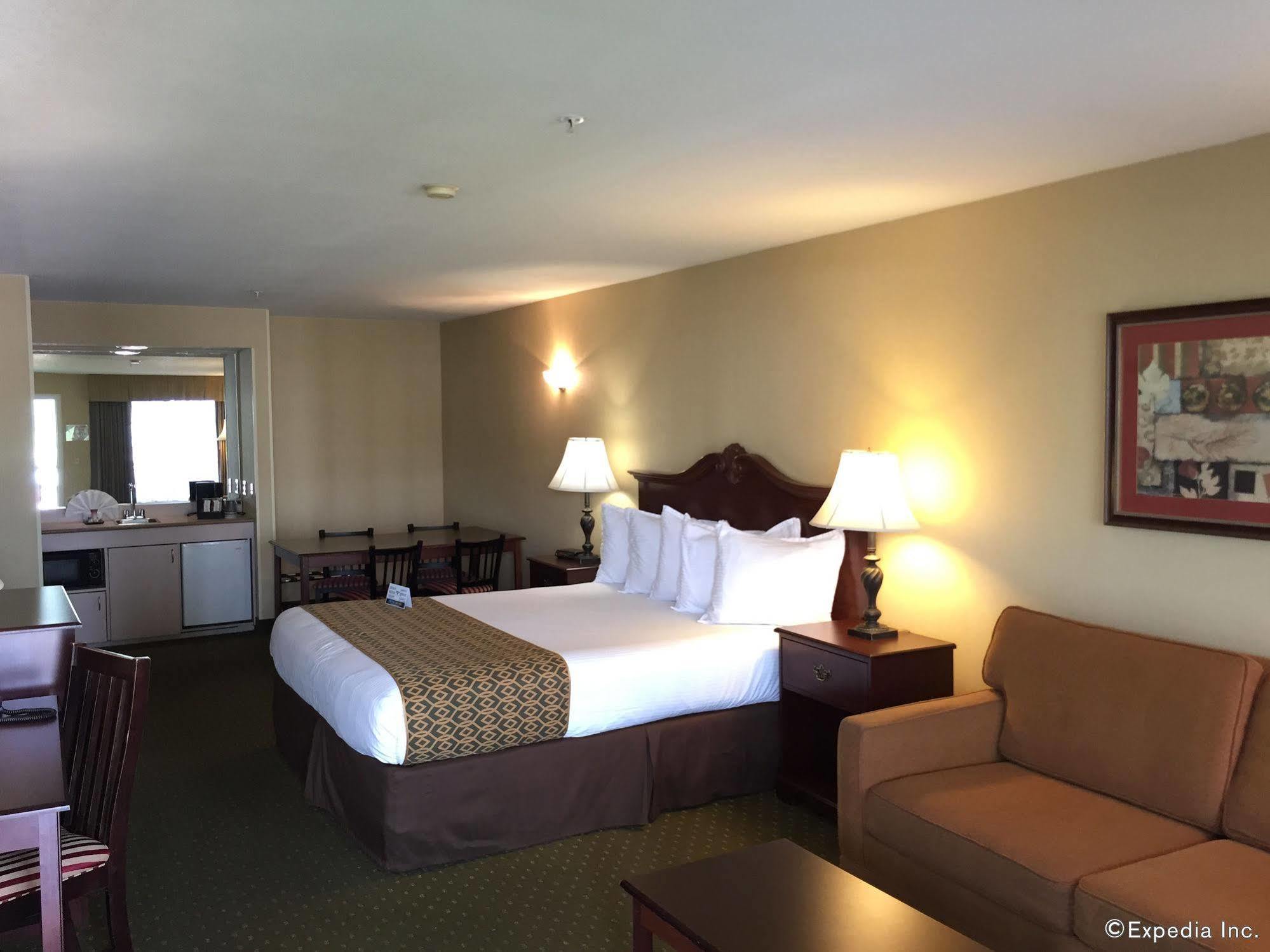 Anaheim Camelot Inn & Suites Exteriér fotografie
