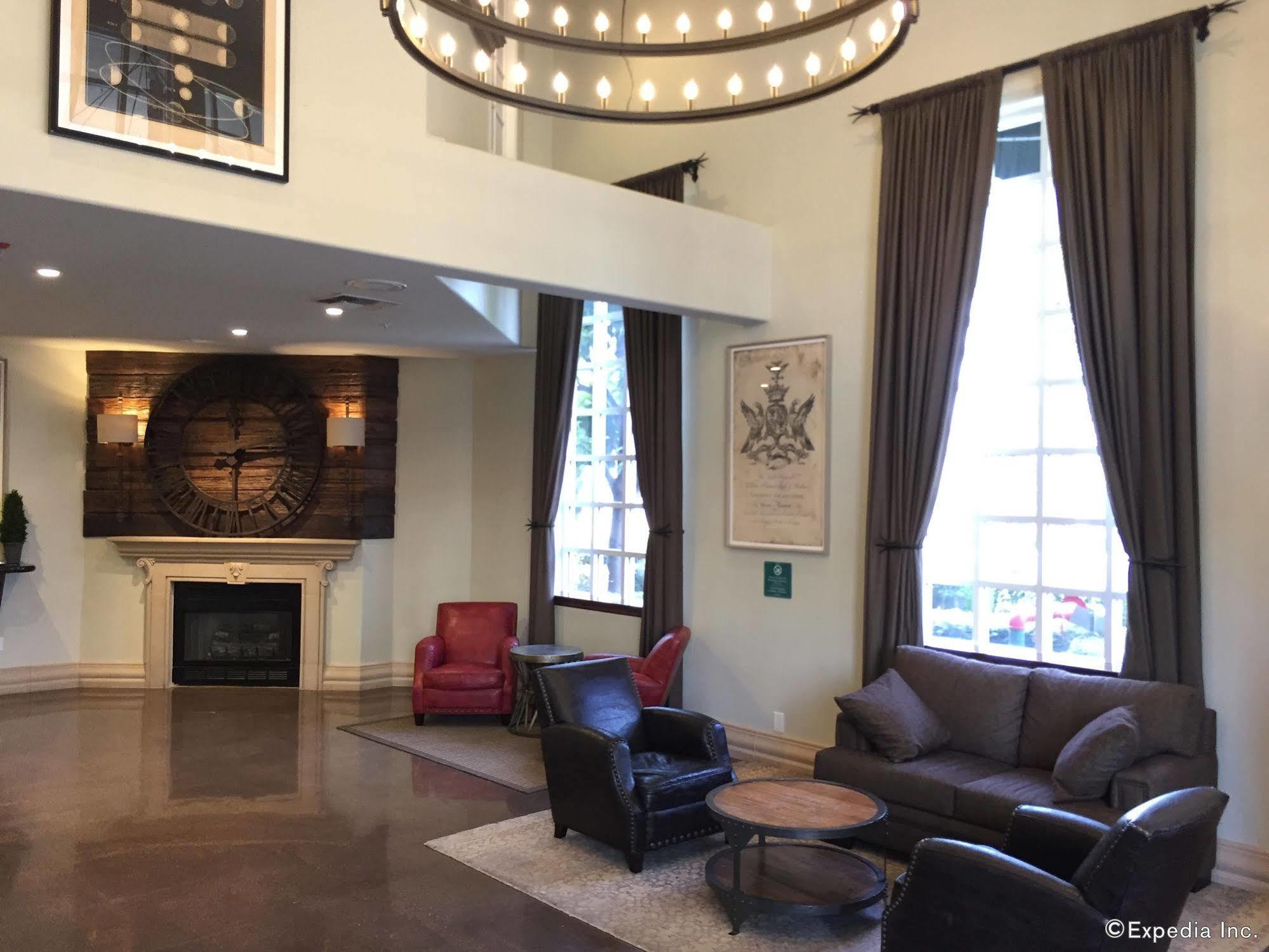 Anaheim Camelot Inn & Suites Exteriér fotografie