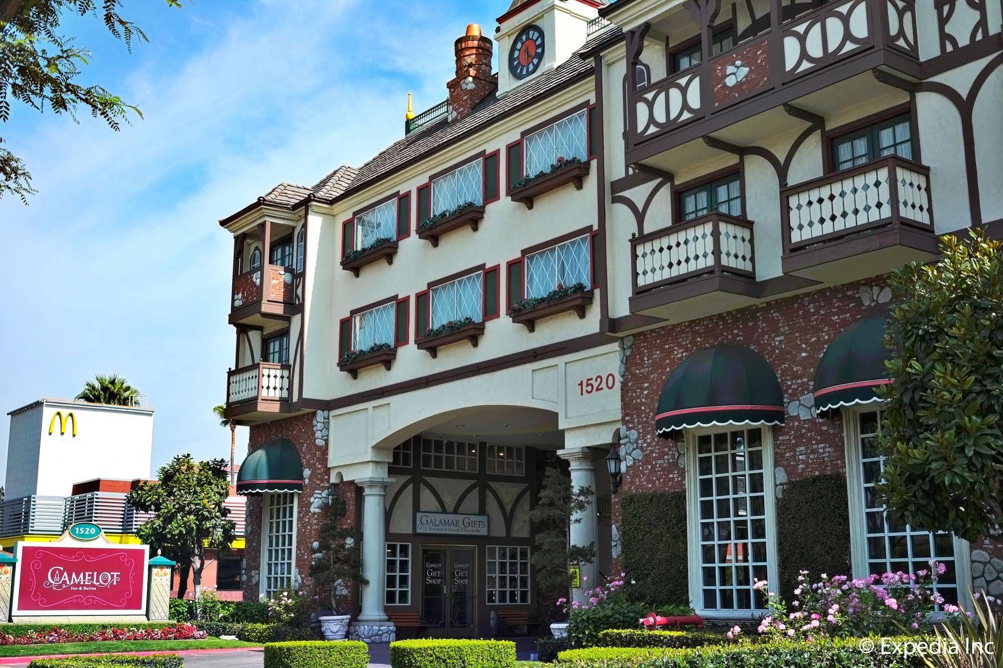 Anaheim Camelot Inn & Suites Exteriér fotografie