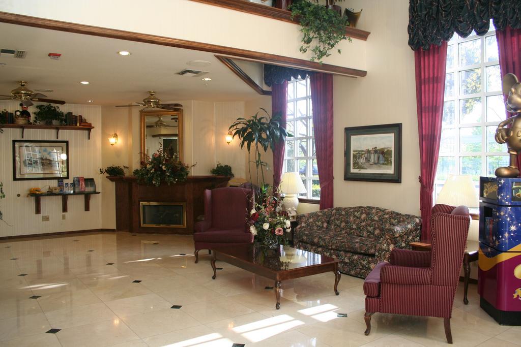 Anaheim Camelot Inn & Suites Exteriér fotografie